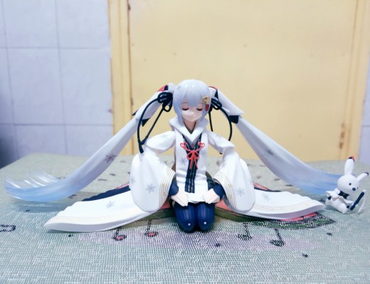 figma#EX-45 VOCALOID 丹顶鹤 雪初音 巫女ver.