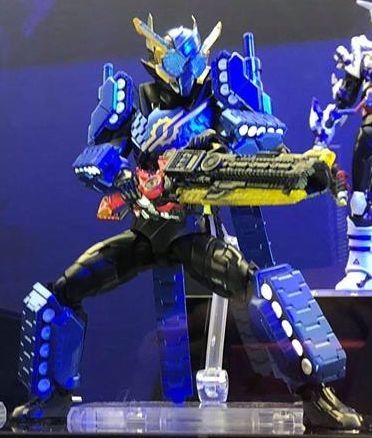 S.H.Figuarts 假面骑士：创骑 假面骑士创骑 双坦形态