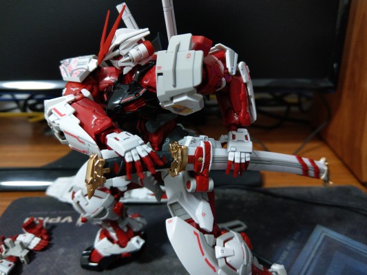 HIRM   机动战士高达SEED ASTRAY 异端高达红色机