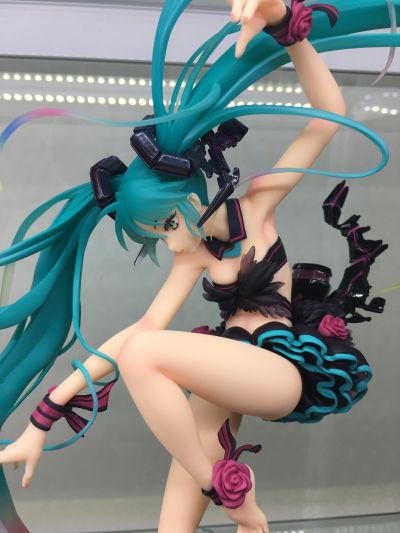 VOCALOID角色系列01 初音未来 mebae