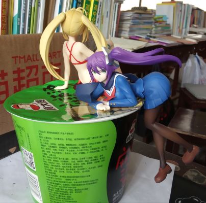 压泡面手办 	摇曳庄的幽奈小姐 雨野狭雾