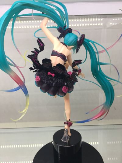 VOCALOID角色系列01 初音未来 mebae