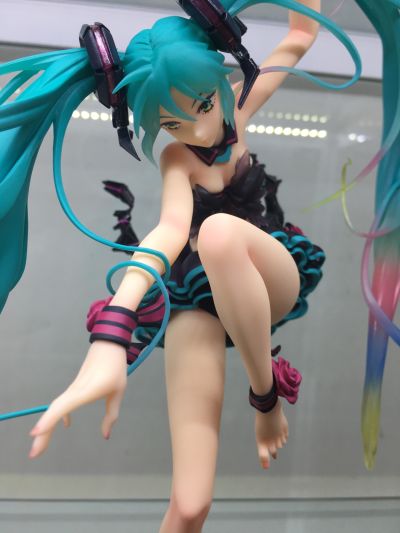 VOCALOID角色系列01 初音未来 mebae