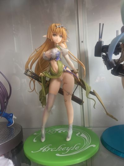 王炸与精灵少女