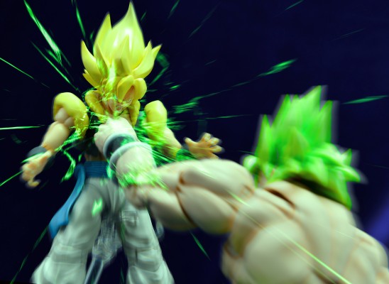 S.H.Figuarts 超级赛亚人布罗利 全力形态