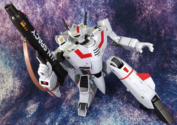 DX超合金 超时空要塞 VF-1J 女武神（一条辉机）