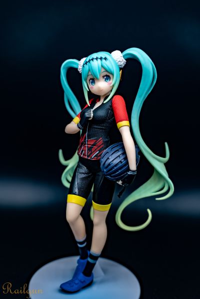 EXQ手办 GOOD SMILE Racing 初音未来 Racing 2018 Team Ukyo Cheering Ver. 