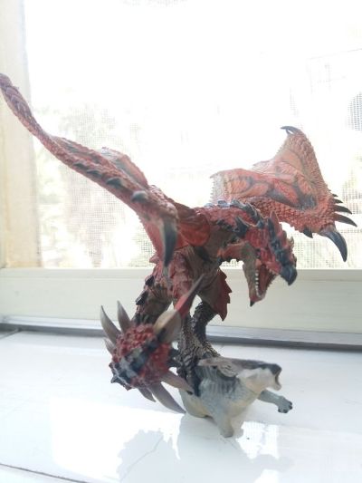 怪兽模型雕像 怪物猎人 雄火龙
