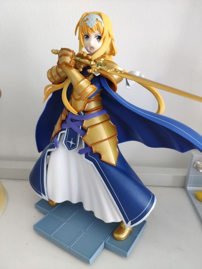 刀剑神域 Alicization 	爱丽丝·滋贝鲁库