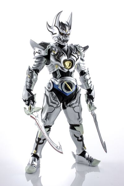 S.H.Figuarts(真骨雕制法) 牙狼 银牙骑士绝狼