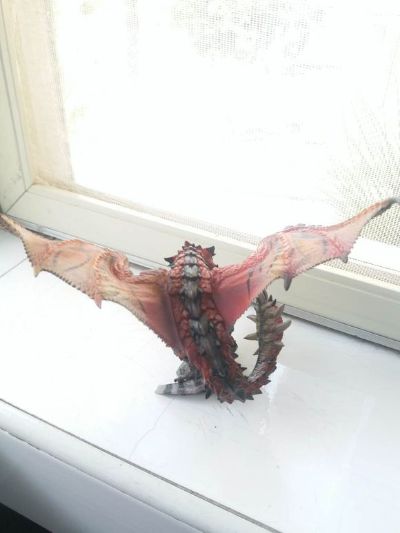 怪兽模型雕像 怪物猎人 雄火龙