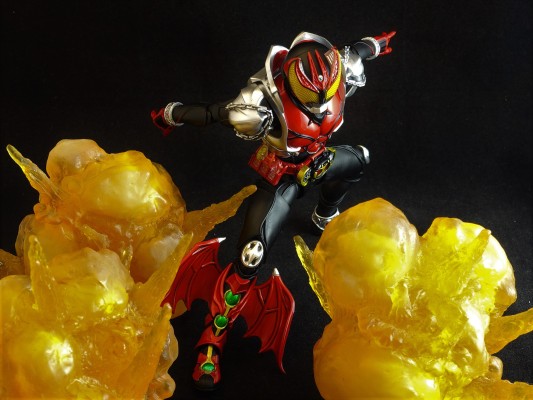 S.H.Figuarts(真骨雕制法)    假面骑士月骑 月骑形态