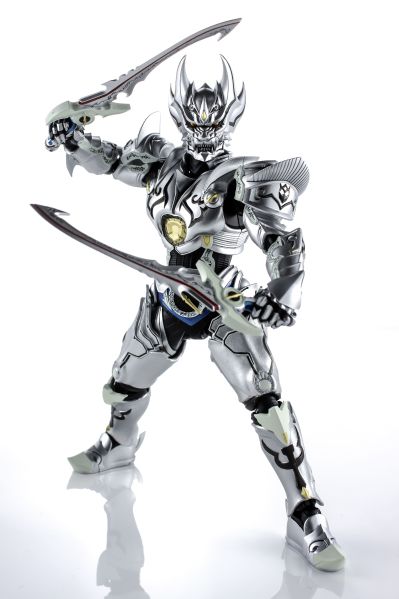 S.H.Figuarts(真骨雕制法) 牙狼 银牙骑士绝狼