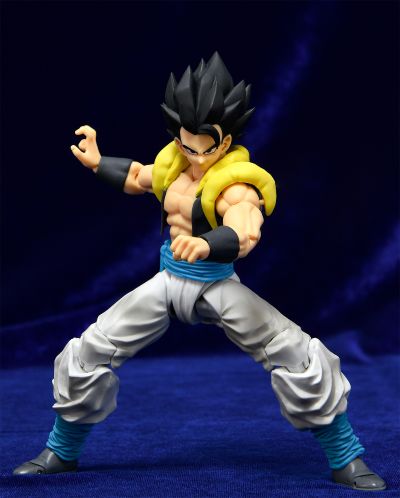 S.H.Figuarts 电影 龙珠超：布罗利 超级赛亚人之神 超级赛亚人悟吉塔