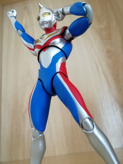 ULTRA-ACT 戴拿奥特曼 戴拿奥特曼  闪亮型