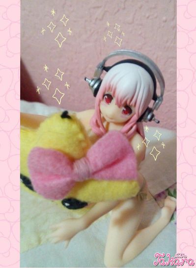 超级索尼子 そに子のなかよしほーるどフィギュア 白水着 / ゴールド水着 2种