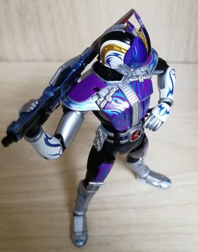 S.H.Figuarts 假面骑士：电王 假面骑士电王 圣剑形态 -20假面骑士踢/平成二十骑士纪念版-