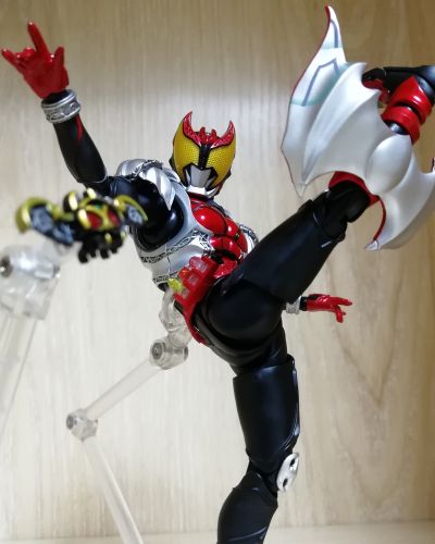 S.H.Figuarts(真骨雕制法)    假面骑士月骑 月骑形态