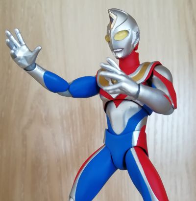 ULTRA-ACT 戴拿奥特曼 戴拿奥特曼  闪亮型