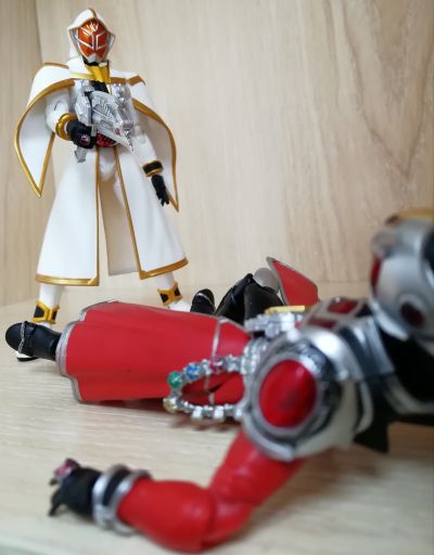 S.H.Figuarts 假面骑士巫骑 火焰魔龙形态