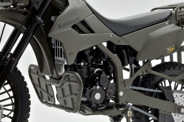 小军械库 LM002 陆上自卫队侦察摩托 DX版