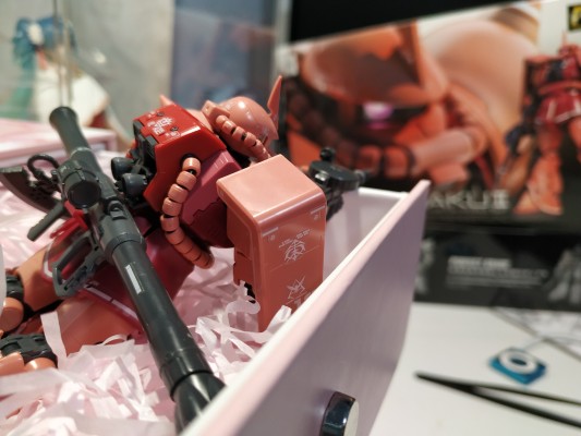 RG 1/144 MS-06S  夏亚专用扎古