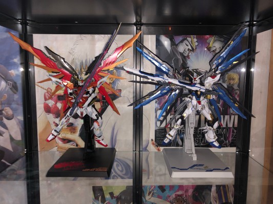 METAL BUILD 机动战士高达SEED Destiny ZGMF-X42S-Revolution 命运高达（海涅机）