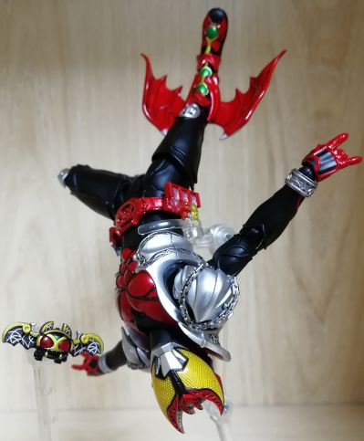 S.H.Figuarts(真骨雕制法)    假面骑士月骑 月骑形态