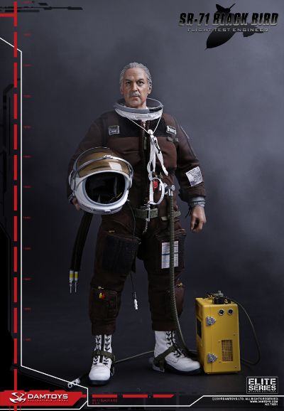 DAMTOYS 78031 SR-71 黑鸟 侦察机 飞行测试工程师