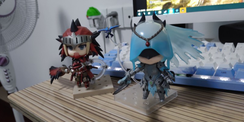 粘土人#993-DX 怪物猎人:世界  雄火龙装女猎人