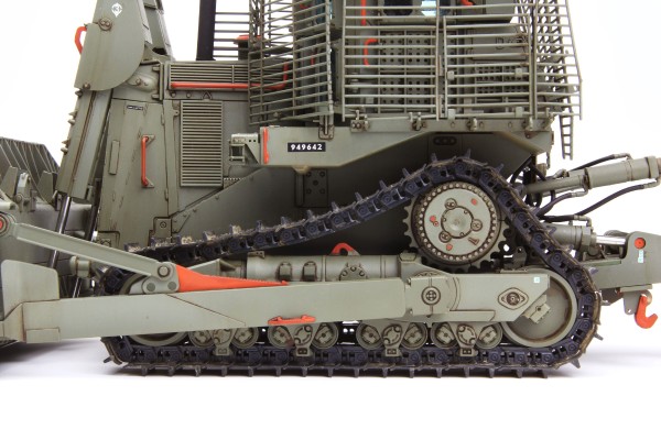1/35 美国 D9R 装甲推土机 格栅装甲型
