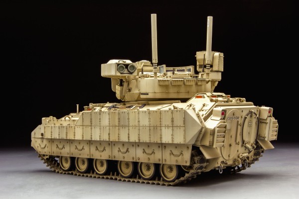 1/35 美国M3A3“布雷德利”BUSK III骑兵战车