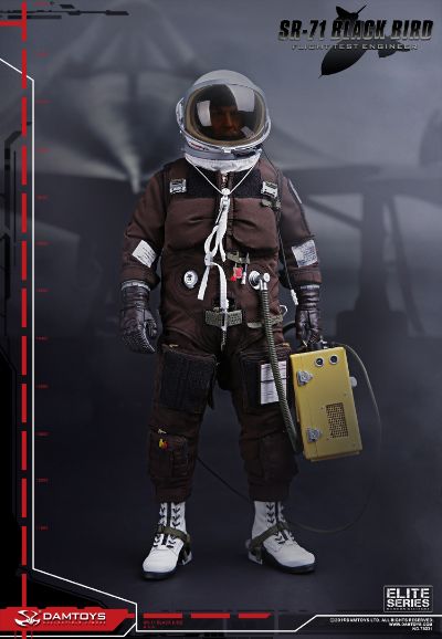 DAMTOYS 78031 SR-71 黑鸟 侦察机 飞行测试工程师