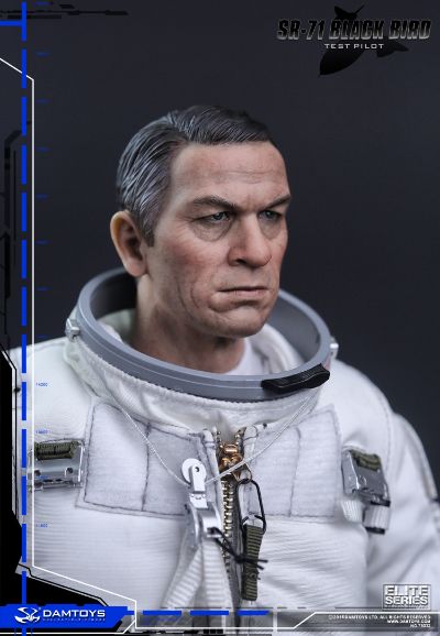 DAMTOYS 78032 SR-71 黑鸟 侦察机 试飞员 TEST PILOT