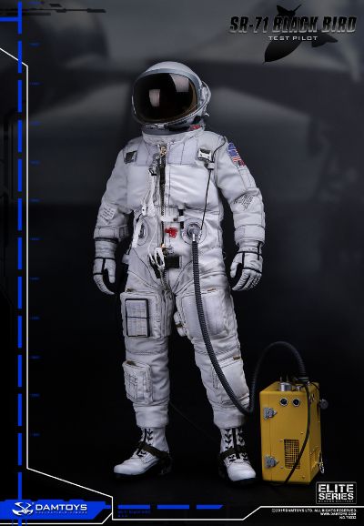 DAMTOYS 78032 SR-71 黑鸟 侦察机 试飞员 TEST PILOT
