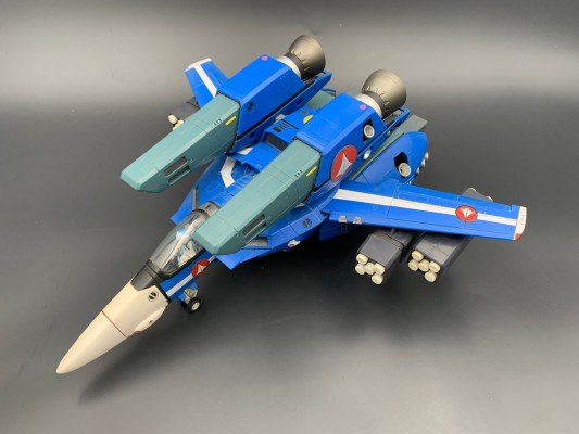 超时空要塞マクロス 1/48 完全変形版系列 VF-1J スーパーバルキリー マックス机