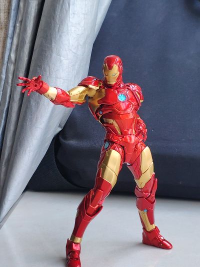 FIGURE COMPLEX 惊奇山口系列 编号013 钢铁侠 尖端装甲