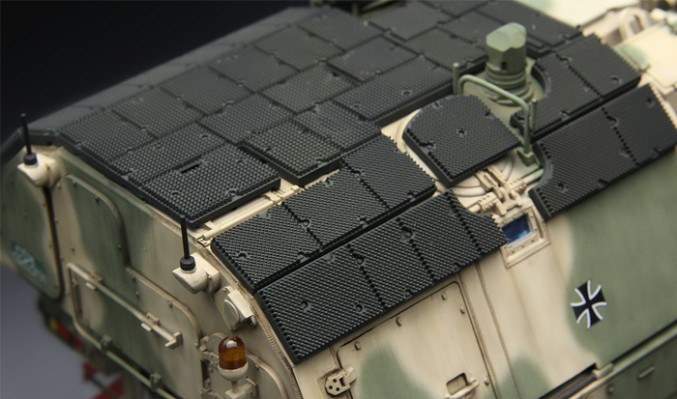 1/35 德国Panzerhaubitze 2000自行榴弹炮附加装甲型