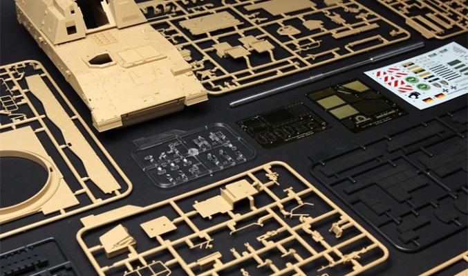 1/35 德国Panzerhaubitze 2000自行榴弹炮附加装甲型