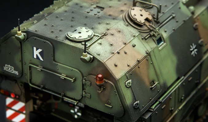 1/35 德国Panzerhaubitze 2000自行榴弹炮