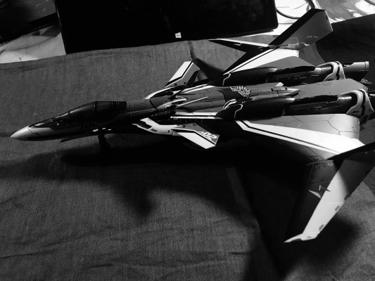 DX超合金 VF-31F 齐格飞（疾风·伊梅尔曼／梅萨·伊雷菲尔特搭乘机）