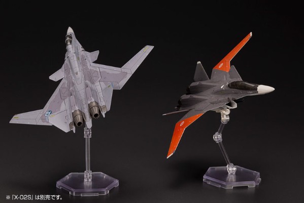 皇牌空战 7：未知空域 X-02S 模型爱好者版