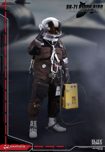 DAMTOYS 78031 SR-71 黑鸟 侦察机 飞行测试工程师
