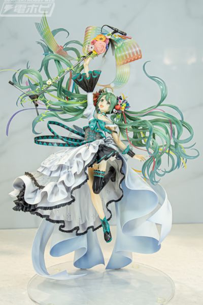 初音未来 纪念服饰（10周年绘图比赛大赏）