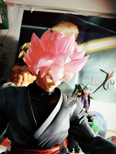 巨型系列  黑悟空（超级赛亚人桃红）