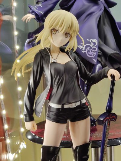 命运-冠位指定 剑士-阿尔托莉雅·潘德拉贡 [Alter] 便装