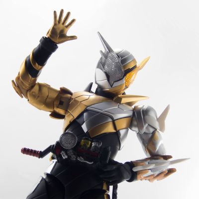 S.H.Figuarts  假面骑士创骑 实验形态  （兔子巨龙形态）