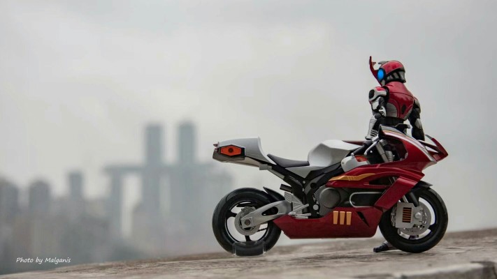 S.H.Figuarts(真骨雕制法) 假面骑士甲斗王 骑士形态