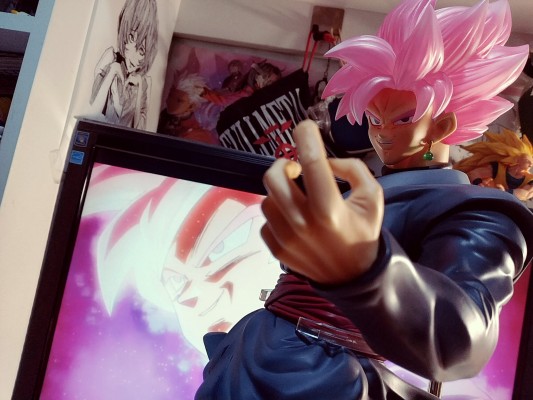 巨型系列  黑悟空（超级赛亚人桃红）