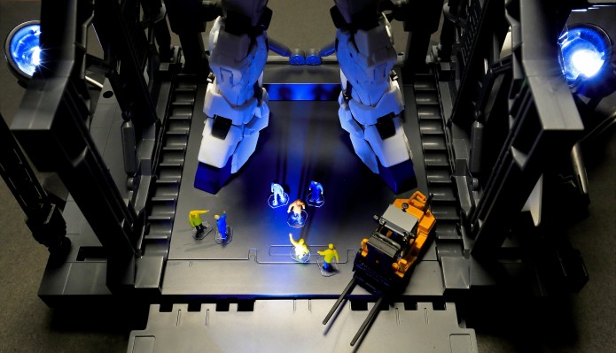 RG 1/144  高达基地专属商品 RX-0 独角兽高达 TWC版